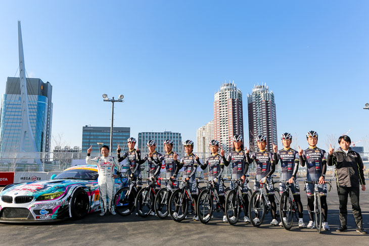 グッドスマイルレーシング&チーム右京の片岡龍也とチーム右京ロードレースチーム