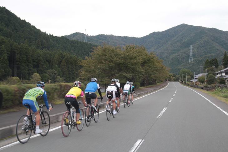 自然豊かな美山で行われるライディングスクール