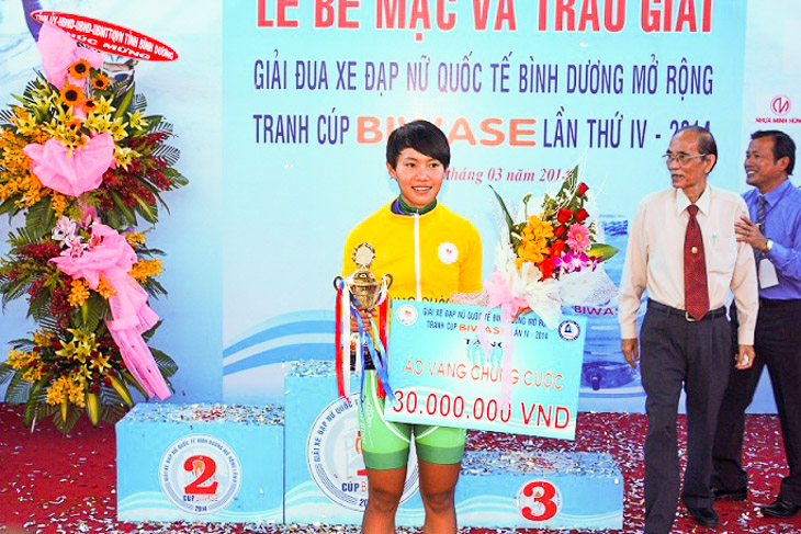 第8ステージ終了 個人総合優勝のNguyen Thi that。ステージ3勝し、2位1回、3位3回とボーナスタイムを稼ぎ続けた