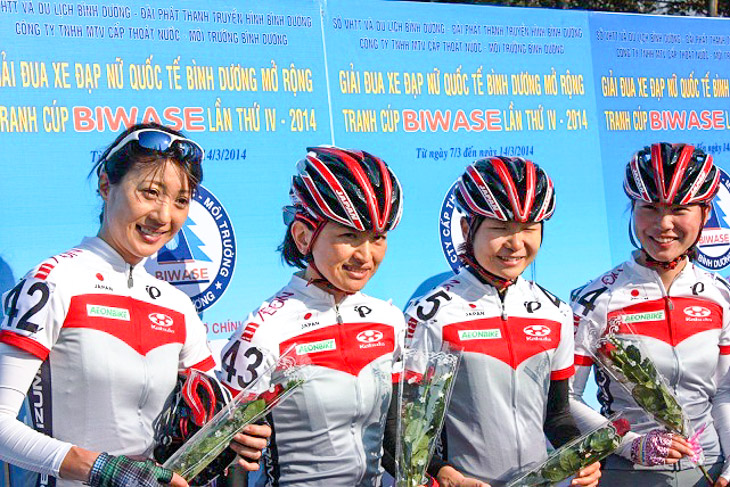 第2ステージ前 international women dayのこの日、選手に花がおくられた