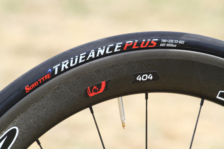 ZIPP 404にSOYOのTRUEANCE PLUSタイヤを組み合わせる