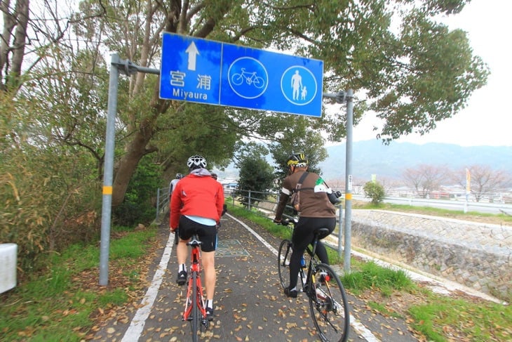 ブルーラインではないものの、大山祇神社へ向かうルートにはサイクリングロードが整備されている