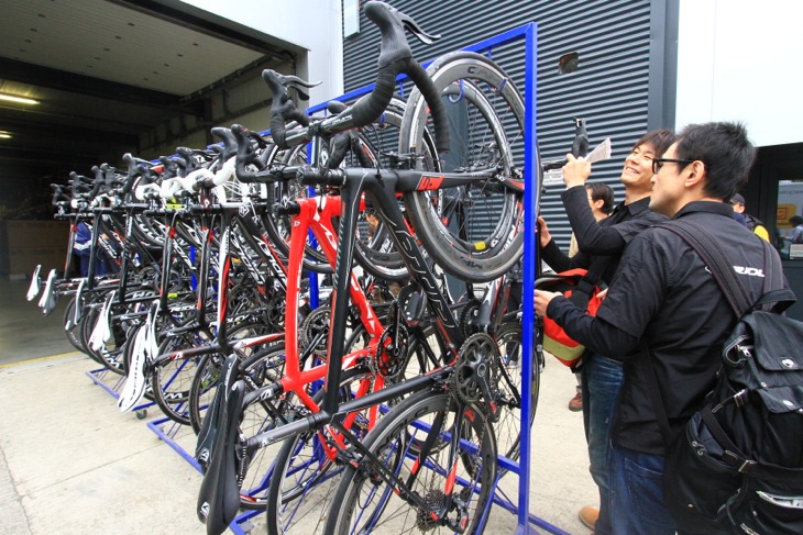 リドレー社提供のハイクオリティなレンタルバイクを借りることもできる