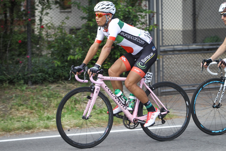 尾てい骨の痛みからしっかりとサドルに座れていない新城幸也(ユーロップカー)