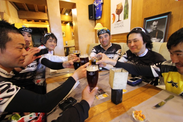 完走してベルギービールで乾杯!