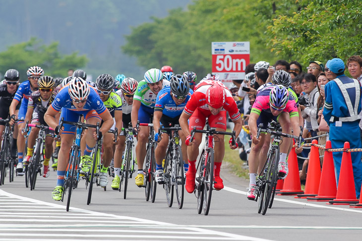 ワウテル・ウィッパート（ドラパックプロフェッショナルサイクリング）が優勝