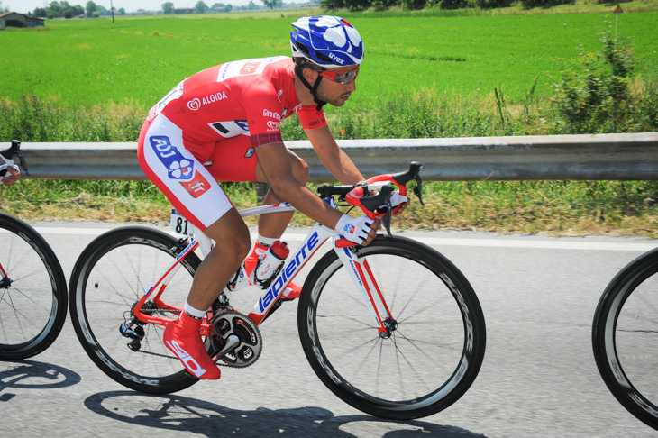 マリアロッサを着て走るナセル・ブアニ(フランス、FDJ.fr)
