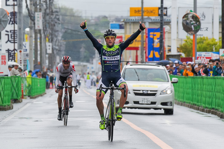 ピエールパオロ・デネグリ（ヴィーニファンティーニ・NIPPO）が昨年に続いてステージ2連覇