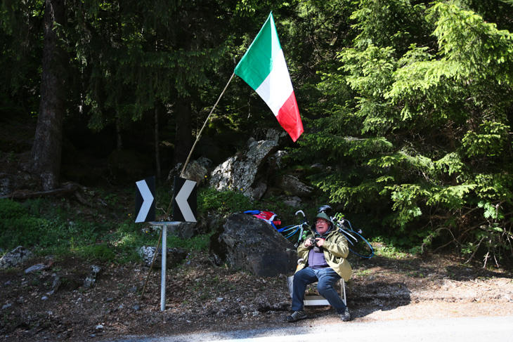 1級山岳リフージオ・パナロッタでジロを観戦