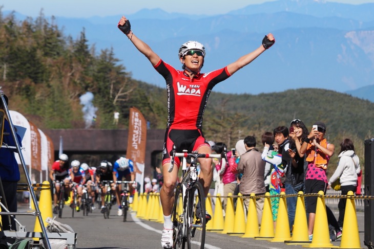 後続を5秒引き離して優勝した本柳隆志(チームWADA)