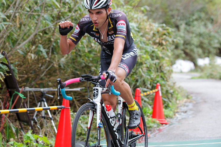 ホセ・ビセンテ（チーム右京）が49分29秒で優勝