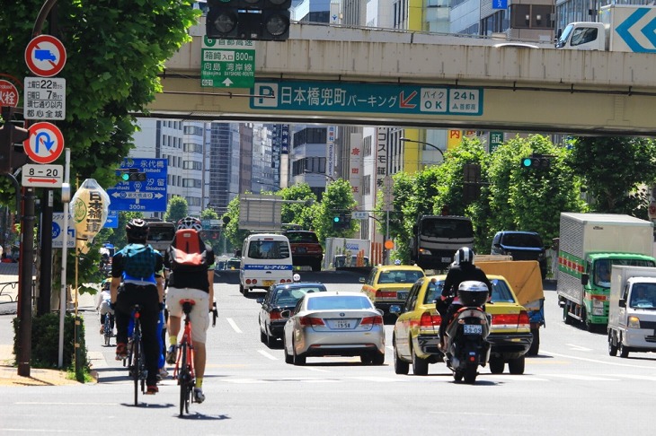 都内は複数車線の道が多く、意外に走りやすい