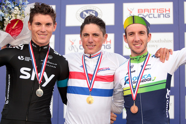 イギリス選手権ロードレースで3位に入ったサイモン・イェーツ(右:イギリス、オリカ・グリーンエッジ)