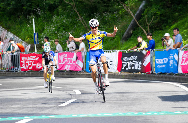 E2 優勝は山藤祐輔(なるしまフレンド)