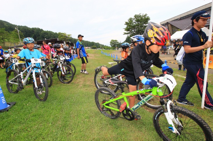 お気に入りのバイクと共にコースイン