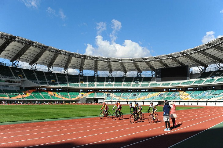 広々とした競技場内もコースとなる