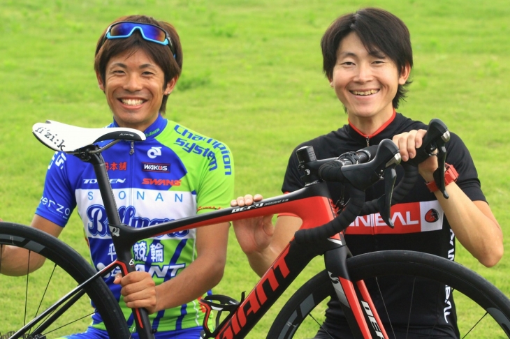 橘田脩平(左、湘南ベルマーレ)、宗吉貞幸(右、SPORTS CYCLE SHOP Swacchi)
