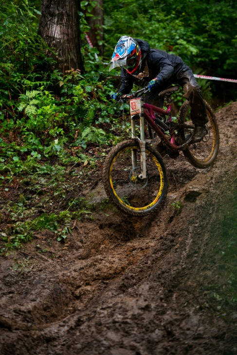 エリート女子優勝の末政実緒選手（DIRTFREAK/SARACEN）