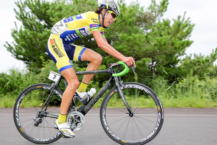 最終周回、ゴールへ向けて15kmを独走する徳田優(鹿屋体育大)