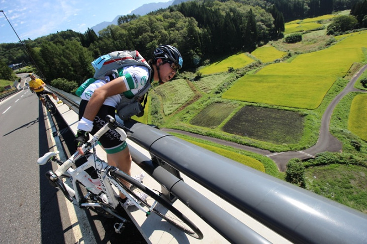 栂池パノラマ橋の下は田園風景が広がる田舎でした