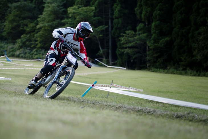 エリート男子優勝の清水一輝(MADISON SARACEN)。世界選手権から帰国して間もないレースを制した。