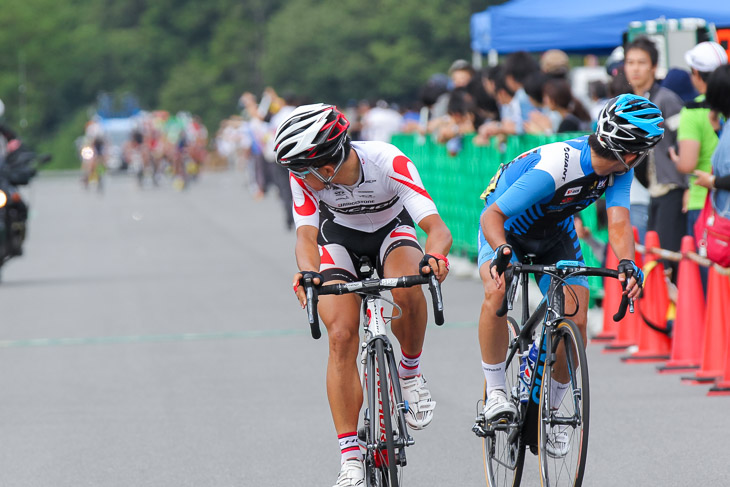 最終周回　先頭の内間康平（ブリヂストンアンカー）と入部正太朗（シマノレーシング）に追走集団が15秒差にまで迫る