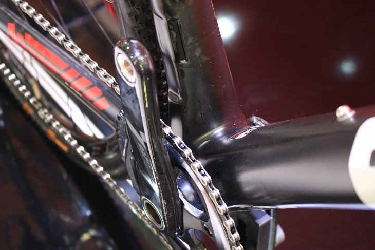 BMC Crossmachine CX01 ロードバイクの技術を踏襲したハイスペックCX 