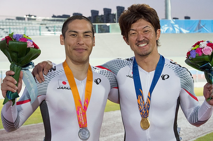 男子スプリント　金銀メダルを獲得した河端朋之と中川誠一郎
