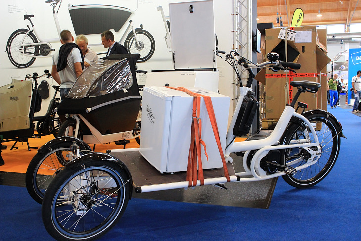 大きな荷台付きのバイクなど変わった自転車が多く展示されているのもユーロバイクの特徴だ Cyclowired