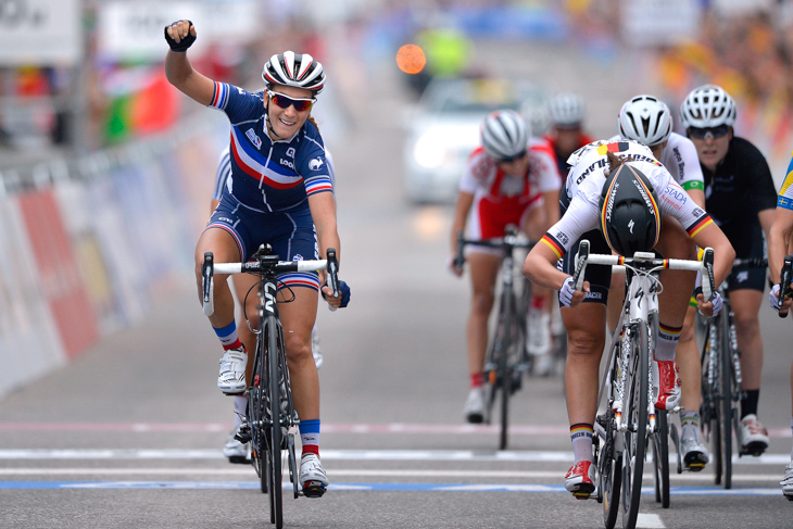 スプリントを制したポリーヌ・フェランプレヴォ(フランス)