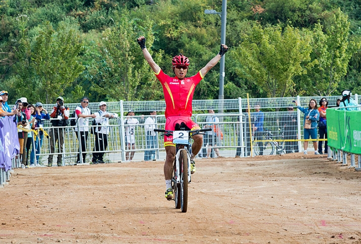 男子マウンテンバイクを制したワン・ジェン(中国)