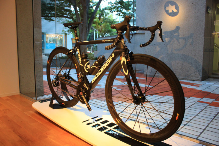 中々実物はお目にかかれないアソスのバイクフレームGOOMAH（グーマー）も展示された