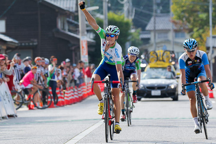 2014年はJプロツアー4勝のマトリックス。輪島ロード優勝のアイラン・フェルナンデス（マトリックスパワータグ）