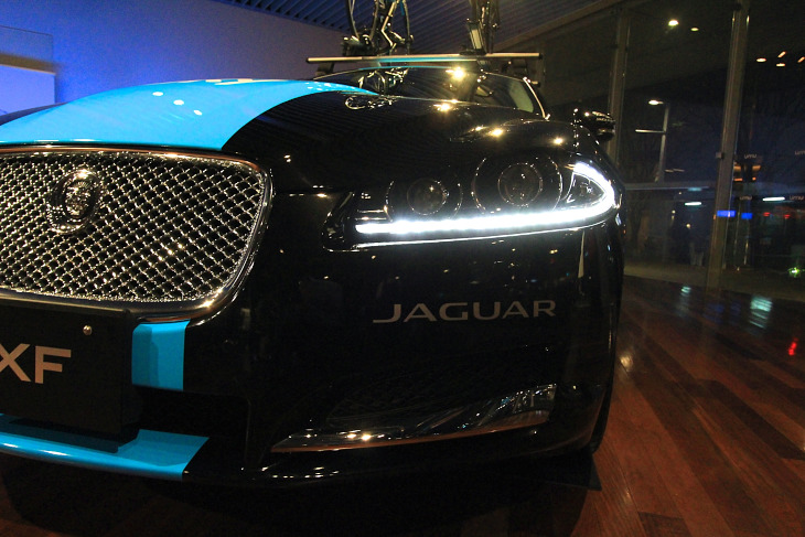 Jaguarがジャパンカップのためだけに用意した「XF」のチームカー
