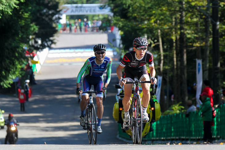 オープン男子 面手利輝(EQA U23)と高岡亮寛(イナーメ信濃山形)が6周目に入る