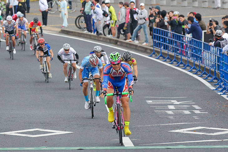 E2 川崎卓治(チーム岡山)が優勝