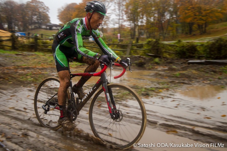 3位を走る國井敏夫(MilePost BMC Racing)