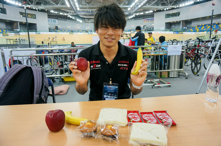 新村穣(法政大)が競技場に持ち込んだ食料