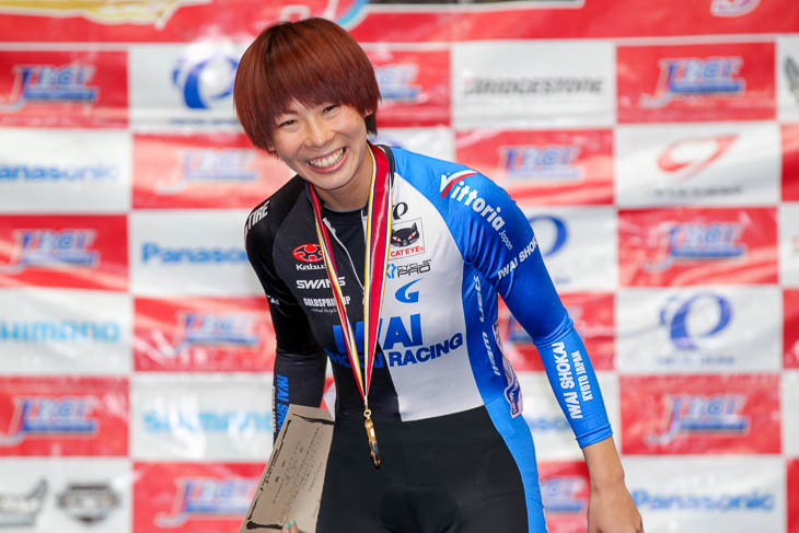 女子500mタイム・トライアル 優勝の小坂知子(岩井商会レーシング)