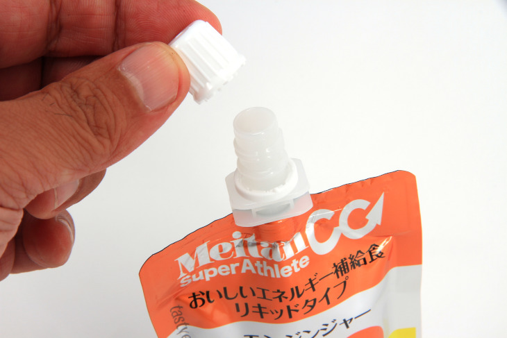 Meitanのスーパーアスリート製品で唯一キャップを採用し、少量ずつの補給を可能とした