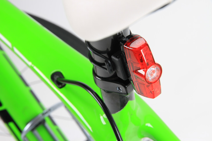 高光度LEDとオプティキューブテクノロジーによって15ルーメンを備えた キャットアイ RAPID mini