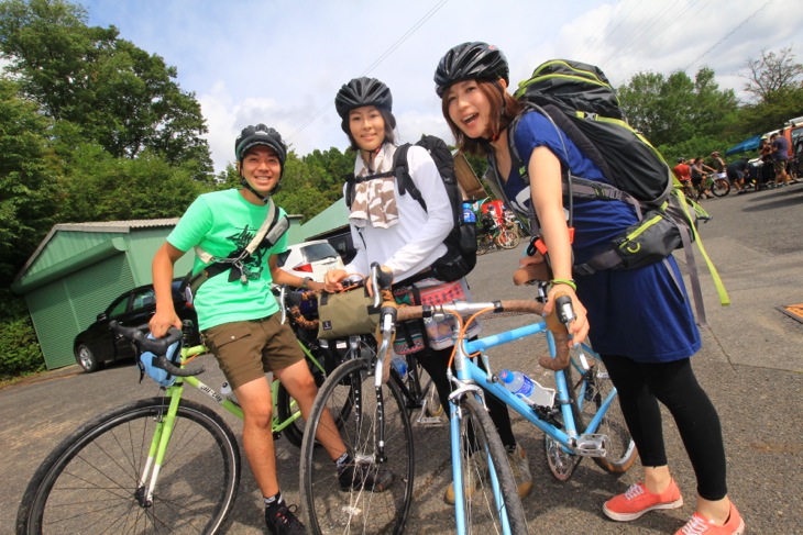 ツーリングよりも自転車にのることこそ初めてに近い女子２人も「楽しい」とのこと