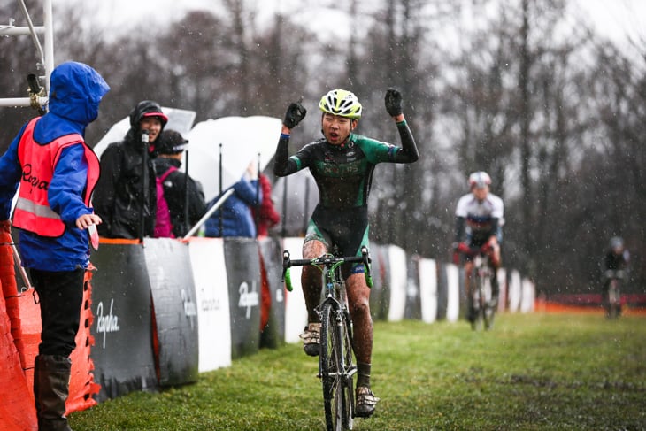 C3A 小島大輝（SNEL CYCLOCROSS TEAM）が独走でゴールに飛び込む