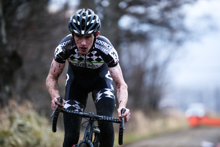 最終周回を駆けるザック・マクドナルド(アメリカ、Cyclocross Project 2015)