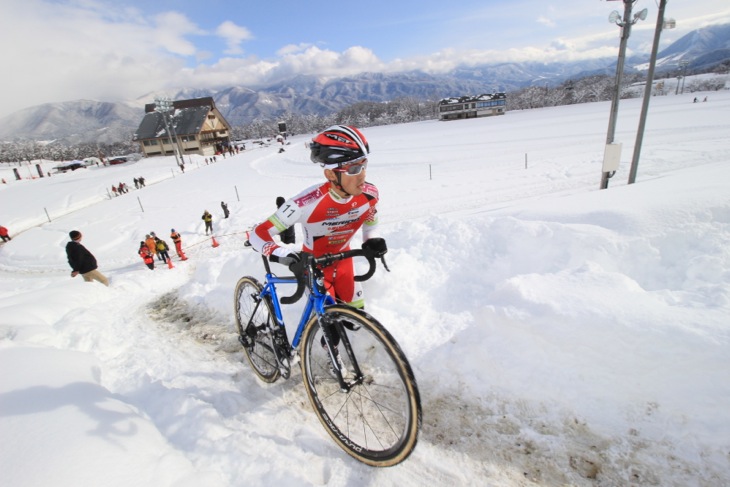2014年12月6－7日に長野県飯山市で行われた大会は大雪の中