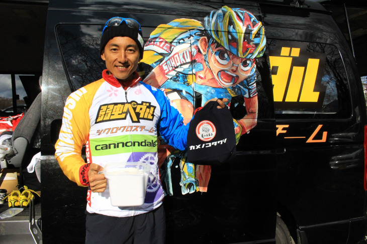 「レースから洗うまでウェアを絶対濡れた状態にキープすること。これが肝心です」(山本和弘・弱虫ペダルシクロクロスチーム)