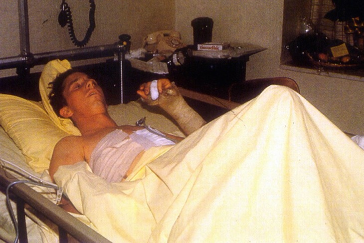 1987年、散弾銃の暴発事故により死に直面したグレッグ・レモン