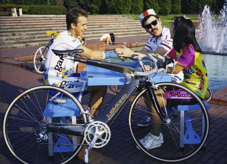 自身がデザインしたバイク「ブーメラン」を携えて日本を訪れ、なぎら健壱氏の「独占サイクルスポーツ」に出演したグレッグ・レモン