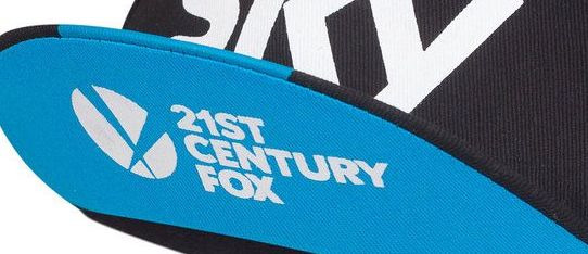 Cycling Capのツバ裏はライトブルーとスポンサーの20世紀FOXのロゴがデザインされている