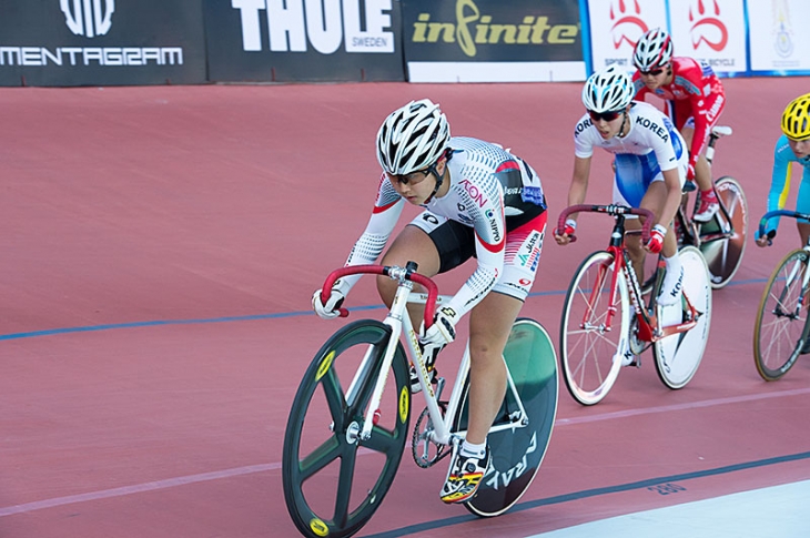 女子ジュニアポイントレースで優勝した梶原悠未(埼玉・筑波大坂戸高校)